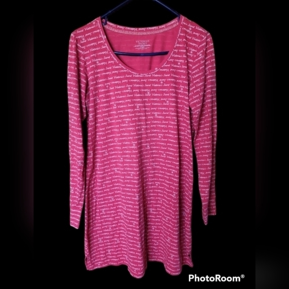 Victoria's Secret Sleepshirt Red Small‎ Long Sleeve Snowflake Lightweight Cotton